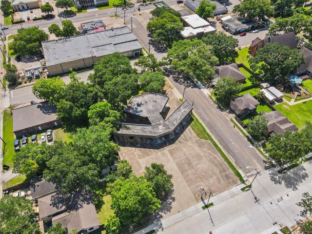 218 W Blum Street, Alvin, TX 77511