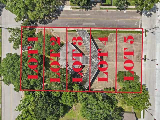 218 W Blum Street, Alvin, TX 77511