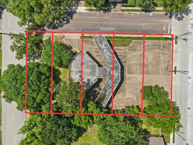 218 W Blum Street, Alvin, TX 77511
