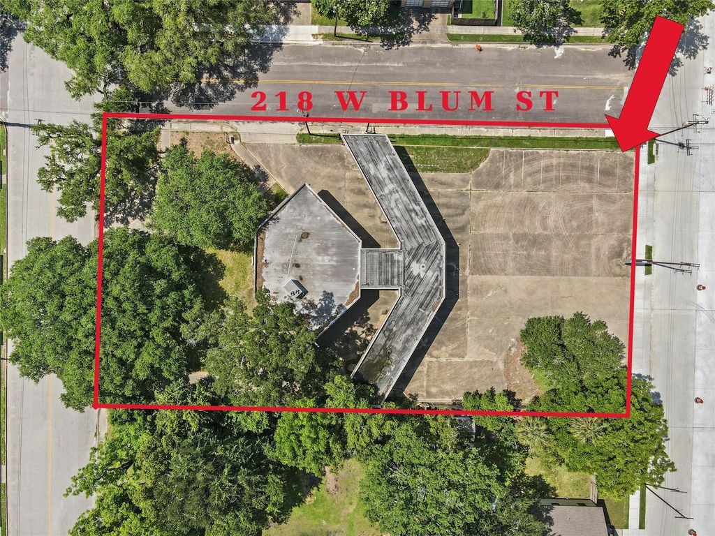 218 W Blum Street, Alvin, TX 77511