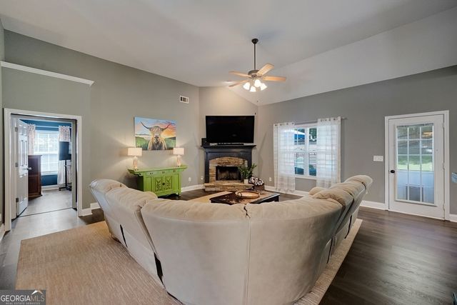 6050 Windsorcreek Drive, Douglasville, GA 30135