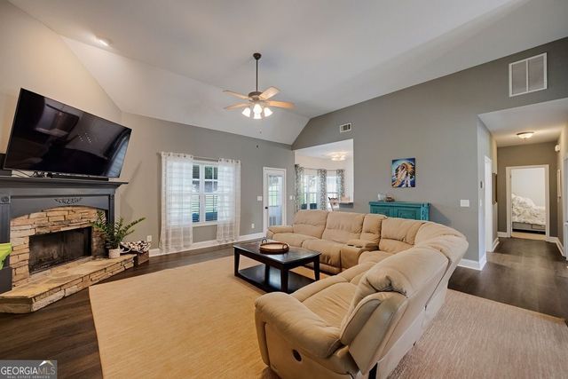 6050 Windsorcreek Drive, Douglasville, GA 30135