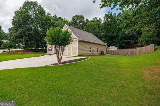 6050 Windsorcreek Drive, Douglasville, GA 30135