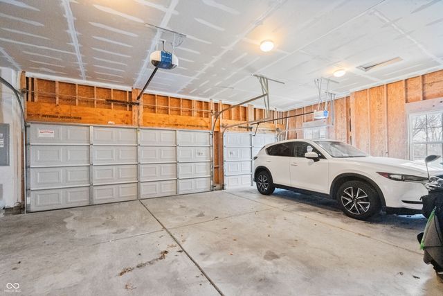 1065 Coral Springs Drive, Cicero, IN 46034