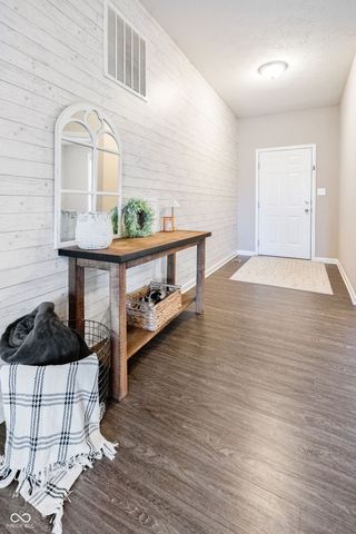 1065 Coral Springs Drive, Cicero, IN 46034