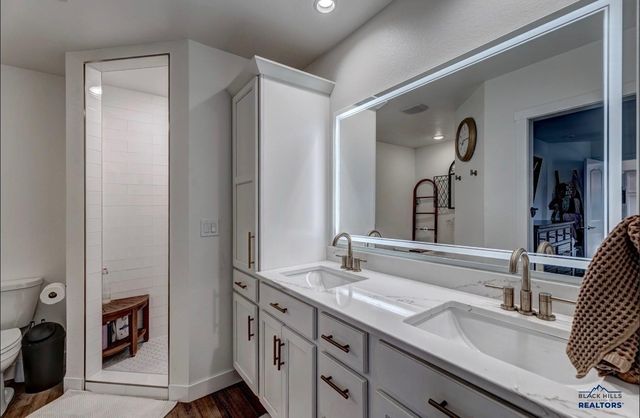 22933 GATEWAY DR, Box Elder, SD 57719