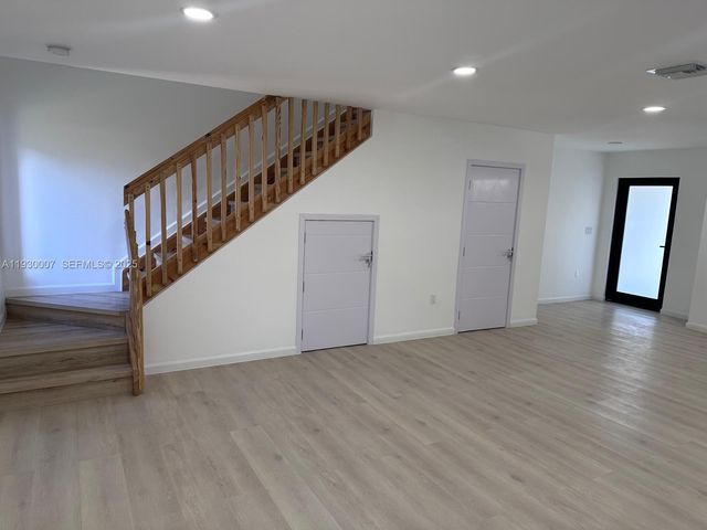 574 NW 7th St 1, Florida City, FL 33034