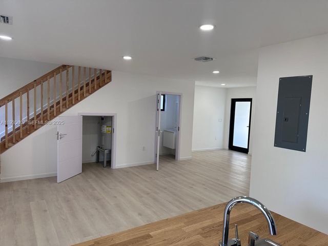 574 NW 7th St 1, Florida City, FL 33034