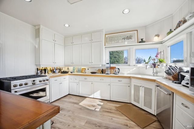 2350 Paradise Dr, Tiburon, CA 94920