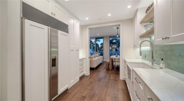 1300 BENJAMIN FRANKLIN DRIVE 303, Sarasota, FL 34236