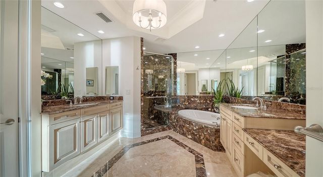 1300 BENJAMIN FRANKLIN DRIVE 303, Sarasota, FL 34236