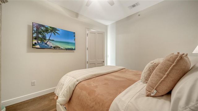 1300 BENJAMIN FRANKLIN DRIVE 303, Sarasota, FL 34236