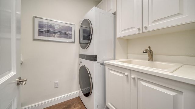 1300 BENJAMIN FRANKLIN DRIVE 303, Sarasota, FL 34236