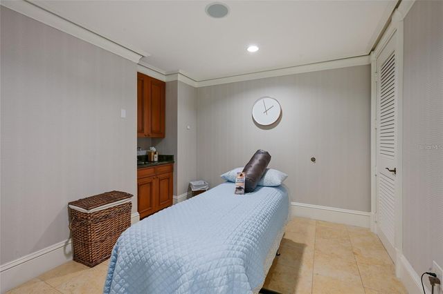 1300 BENJAMIN FRANKLIN DRIVE 303, Sarasota, FL 34236