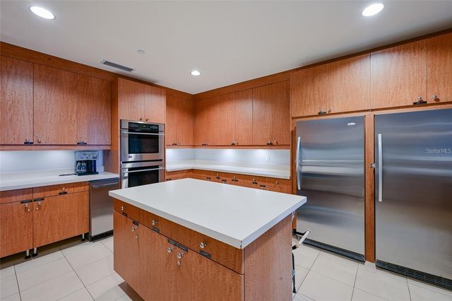 1300 BENJAMIN FRANKLIN DRIVE 303, Sarasota, FL 34236