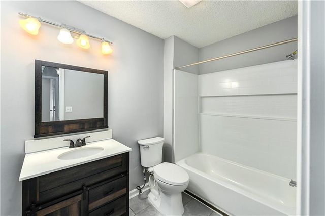 13981 W 120 Street, Olathe, KS 66062