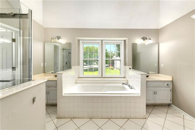 13981 W 120 Street, Olathe, KS 66062