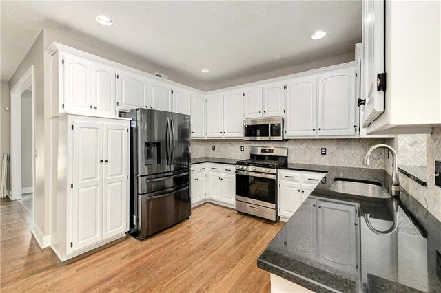 13981 W 120 Street, Olathe, KS 66062