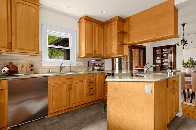 138 17th PLACE S, La Crosse, WI 54601