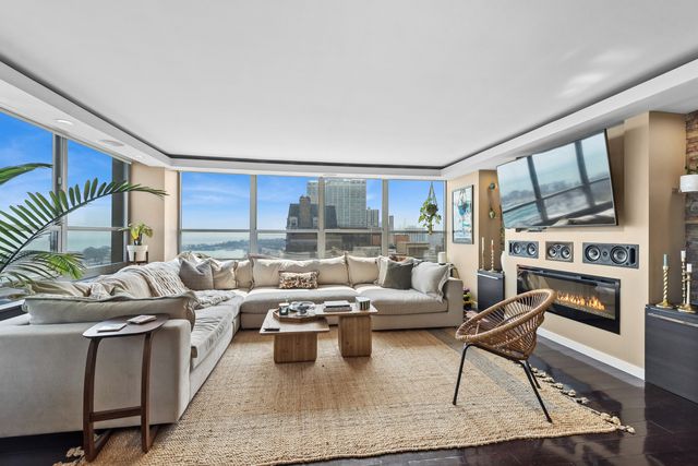 3550 N Lake Shore Drive 1902, Chicago, IL 60657