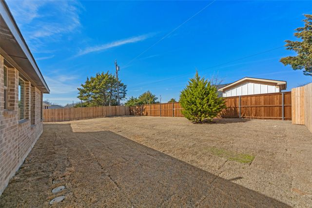 106 E SOUTHBROOK Drive, Glenn Heights, TX 75154