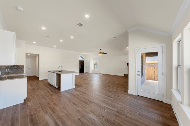 106 E SOUTHBROOK Drive, Glenn Heights, TX 75154