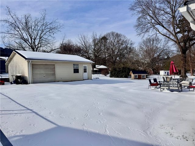 306 Tanglewood Drive, Russellville, AR 72801