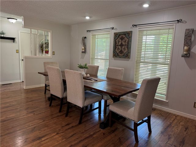 306 Tanglewood Drive, Russellville, AR 72801