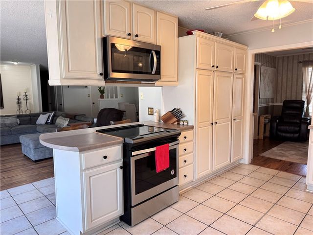 306 Tanglewood Drive, Russellville, AR 72801