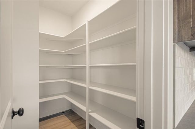 1317 N Holland Court, Independence, MO 64056