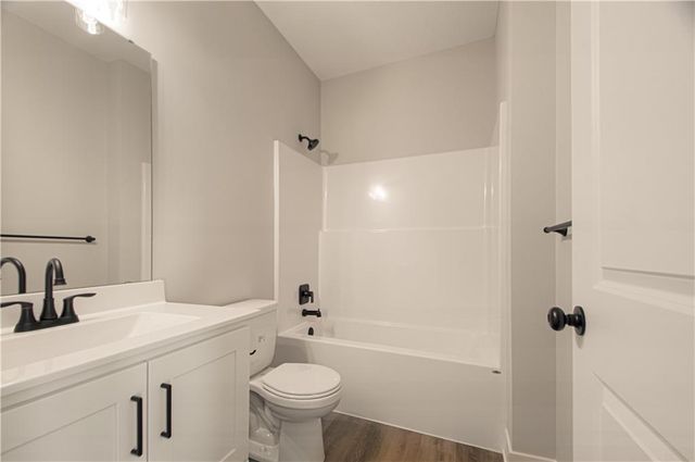 1317 N Holland Court, Independence, MO 64056