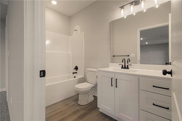 1317 N Holland Court, Independence, MO 64056