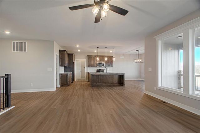 1317 N Holland Court, Independence, MO 64056