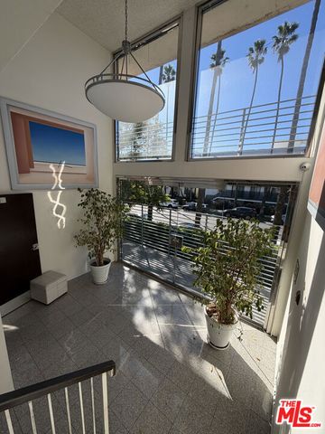 843 4th Street 207, Santa Monica, CA 90403