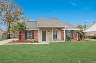 16199 N Galvez Ave, Prairieville, LA 70769
