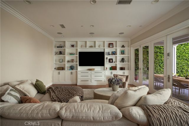 4330 Bellaire, Studio City, CA 91604