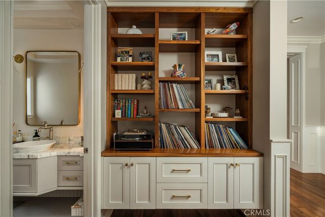 4330 Bellaire, Studio City, CA 91604