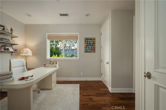 4330 Bellaire, Studio City, CA 91604