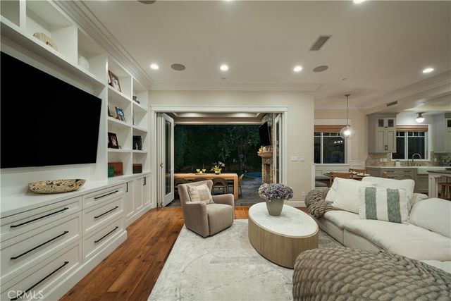 4330 Bellaire, Studio City, CA 91604