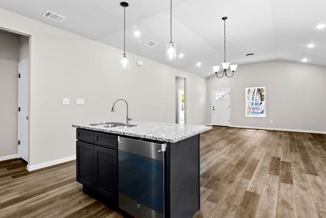 1832 E Broadway Avenue, Fort Worth, TX 76104