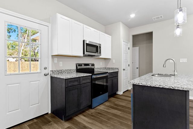 1832 E Broadway Avenue, Fort Worth, TX 76104