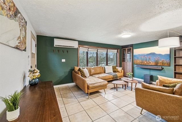 23716 Locust Way, Bothell, WA 98021