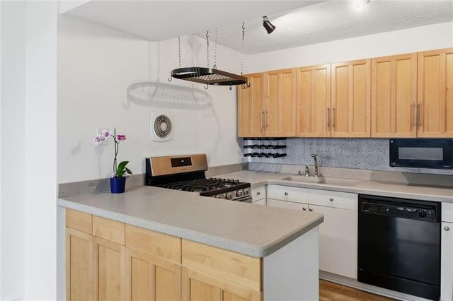 2965 Pharr Court South NW 609, Atlanta, GA 30305