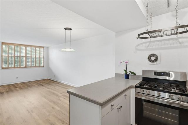 2965 Pharr Court South NW 609, Atlanta, GA 30305
