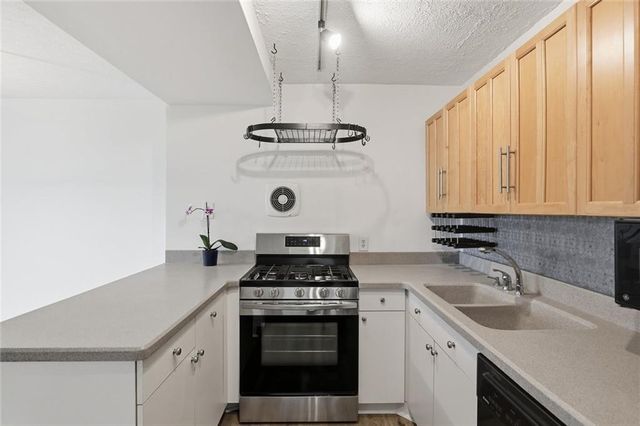 2965 Pharr Court South NW 609, Atlanta, GA 30305