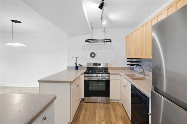 2965 Pharr Court South NW 609, Atlanta, GA 30305