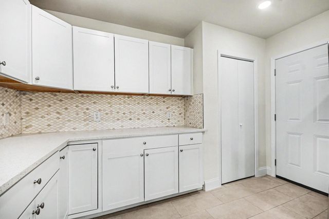 2005 Mary Moody Northen Boulevard, Galveston, TX 77551