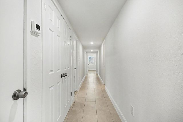 2005 Mary Moody Northen Boulevard, Galveston, TX 77551