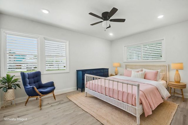 2005 Mary Moody Northen Boulevard, Galveston, TX 77551