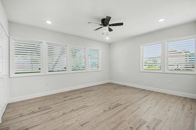 2005 Mary Moody Northen Boulevard, Galveston, TX 77551